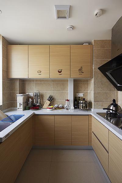 简约家居厨房原木橱柜装饰图 - 效果图