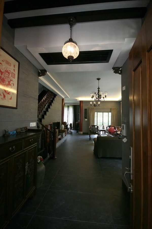 古朴中式风格别墅进门玄关装修效果图
