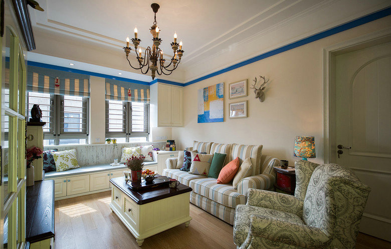 地中海唯美客厅飘窗沙发效果图