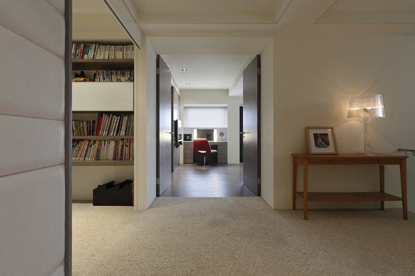 现代简约二居过道装修效果图