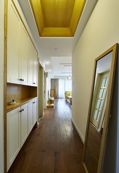 简约北欧风玄关木质吊顶效果图