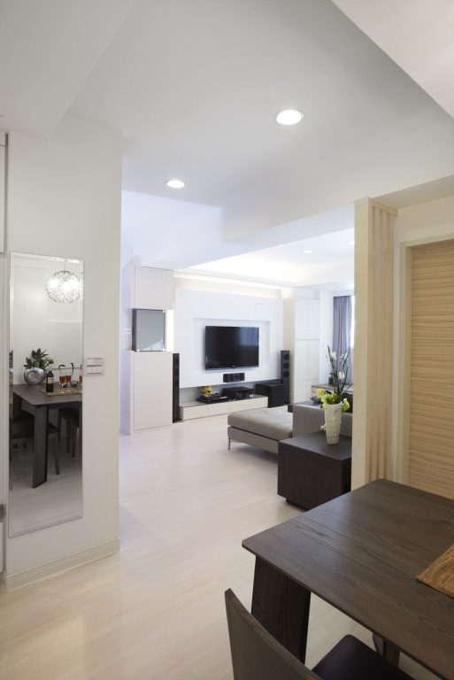 现代简约餐厅原木隔断设计 - 效果图