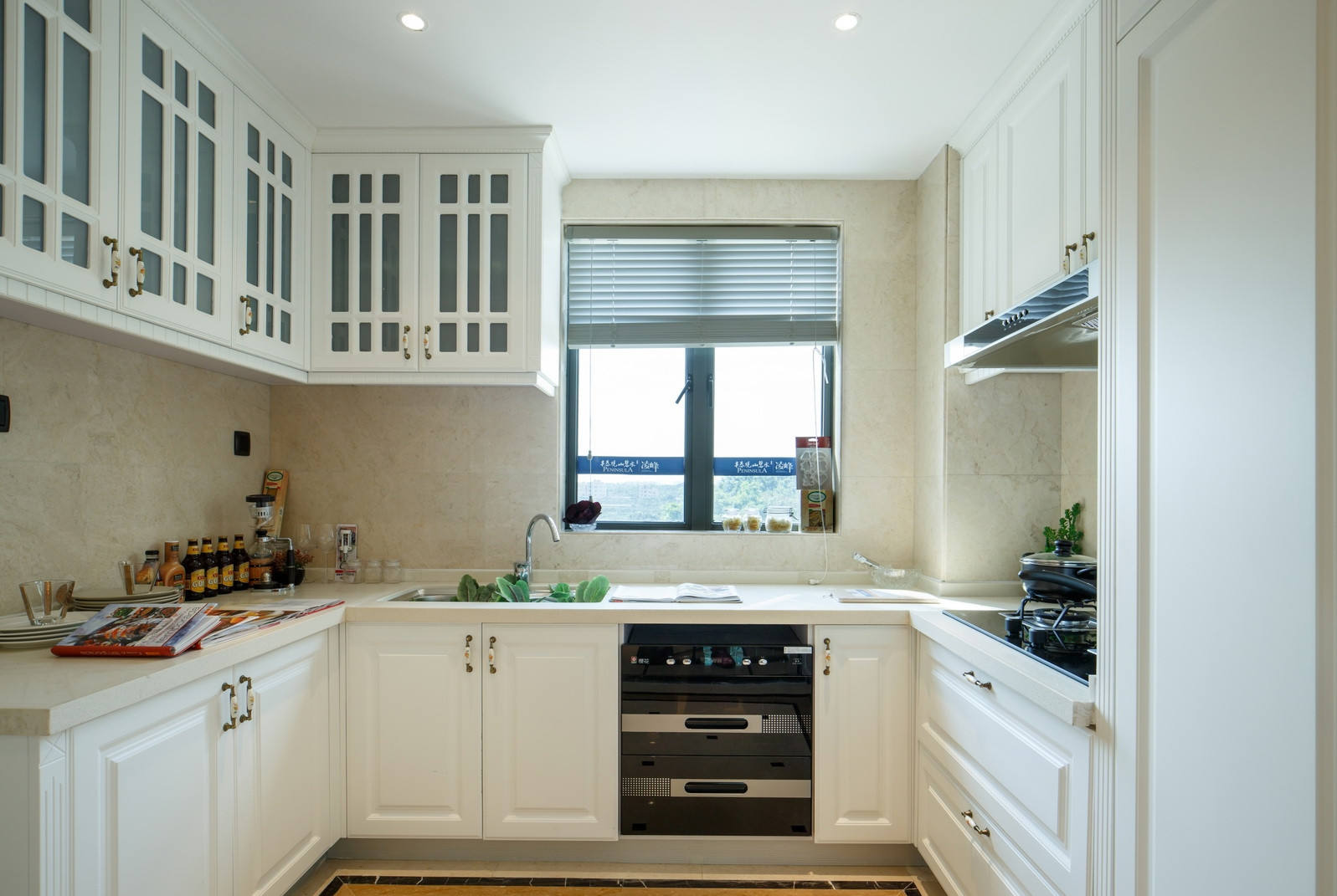 简洁明亮简欧厨房设计 - 效果图