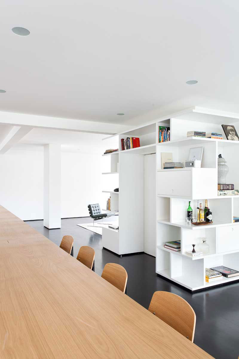 现代隐形门隔断家装效果图