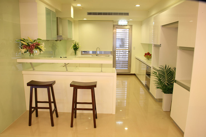 清爽简约现代厨房效果图