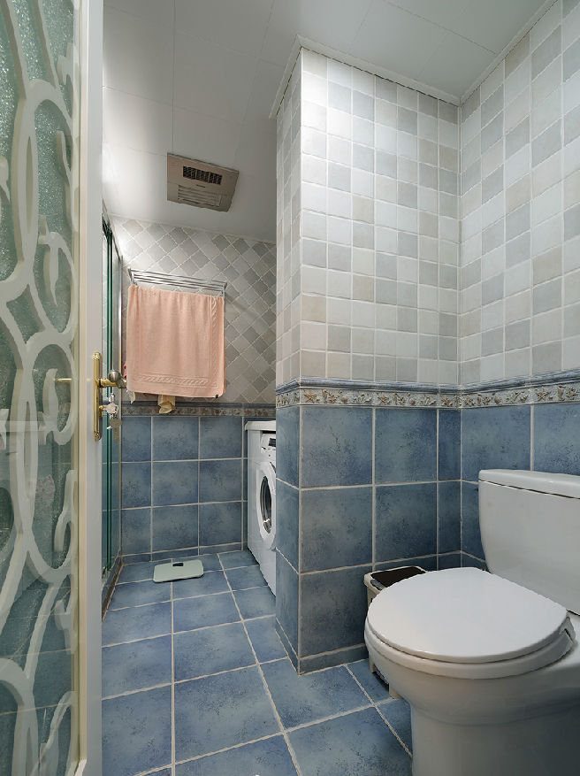 蓝白经典地中海卫生间效果图