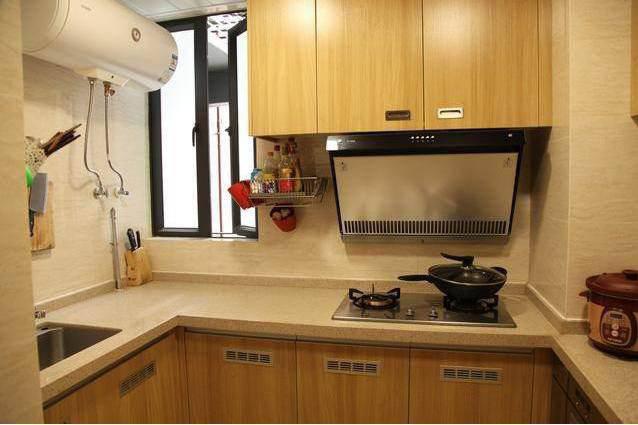 新房装修没钱只粉刷墙面，贴地砖，软装搭配完朋友们都说漂亮 - 翻新案例